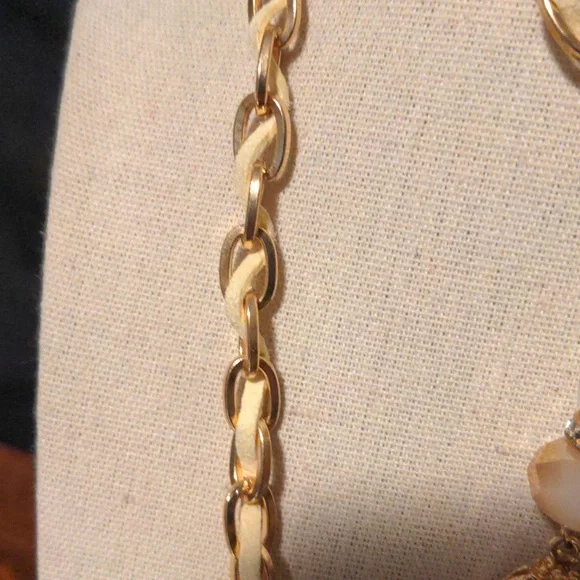 NWOT! Ivory Faux Leather and Gold Tone Chain Bead Tassel Knotted Necklace Belt - Picture 3 of 8
